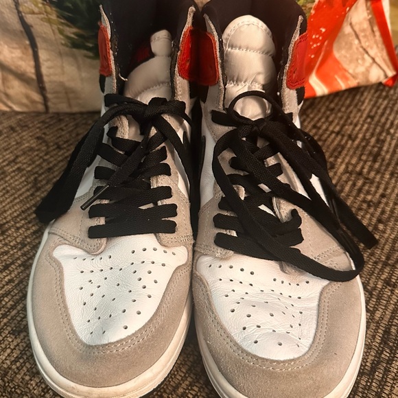 Air Jordan 1 Retro High OG Light Smoke Grey - Size 8.5 - 555088-126 - Mens - Picture 4 of 7